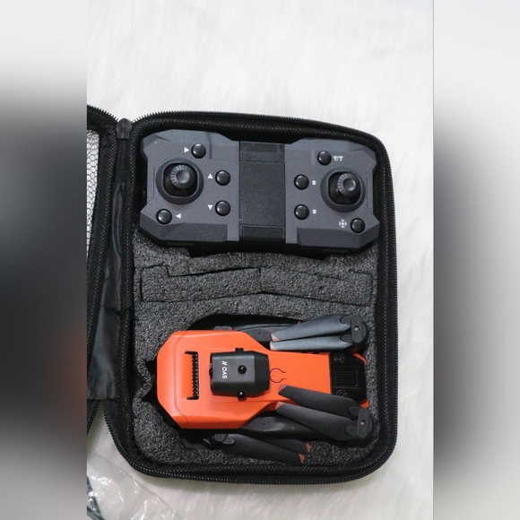 K6 MAX Quadcopter Drone, built-in electronic control triple cameras, Orange - Picture 4 of 6